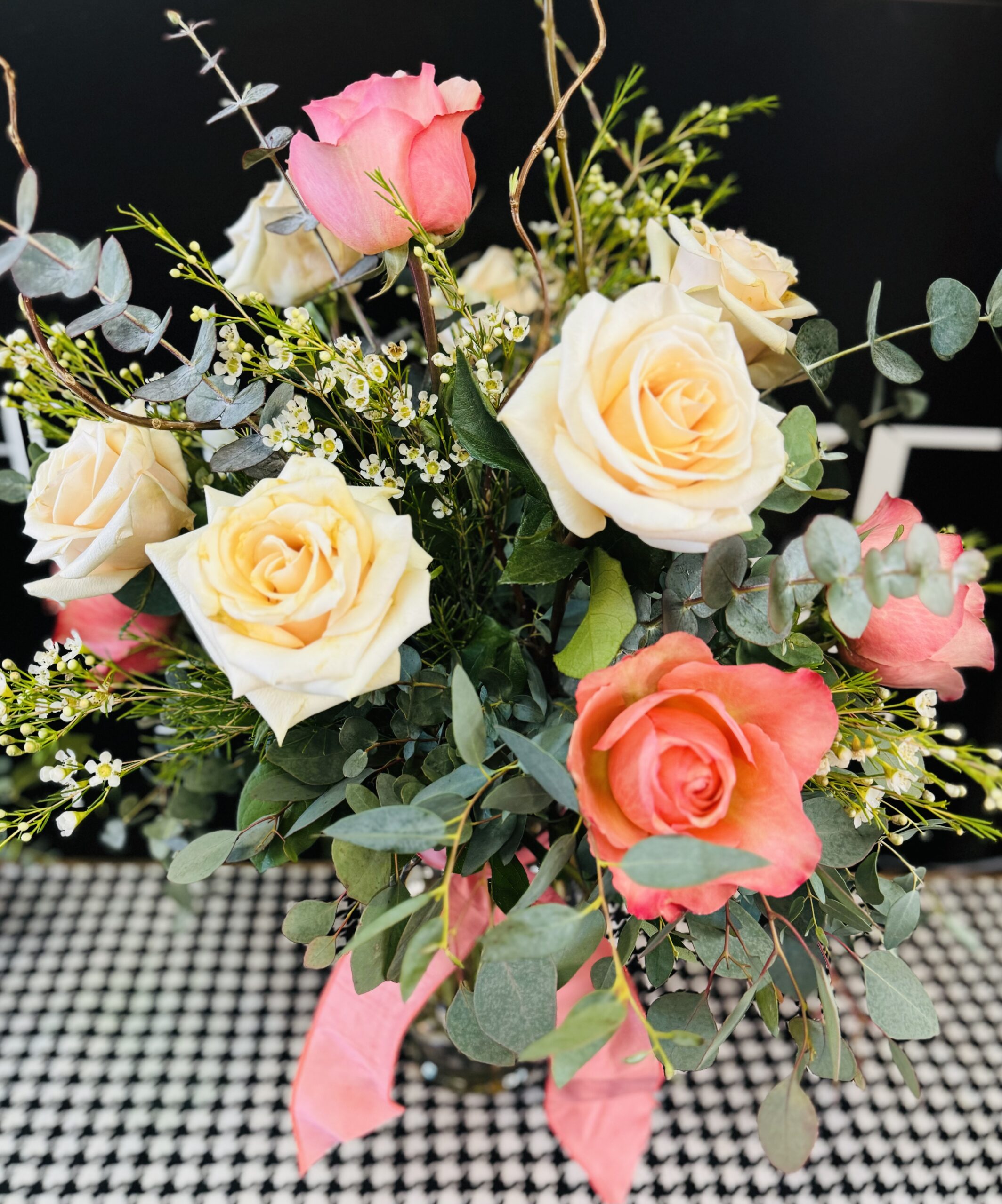 Luxe Dozen Roses - Image 4